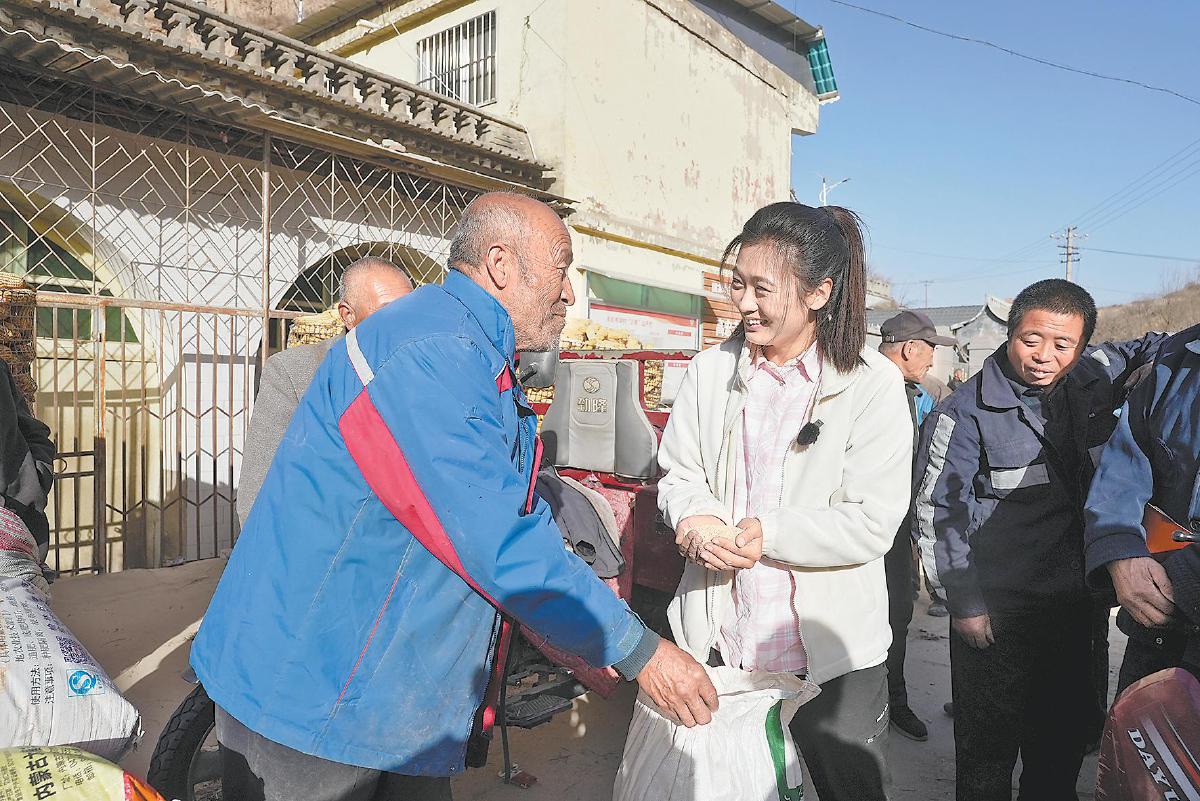 ��ɽ؛�|Ů��������