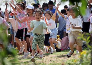 �������h��С�W(xu��)�ڄ�(d��ng)������(sh��)�`����ӭ��(l��i)��С���ˡ�